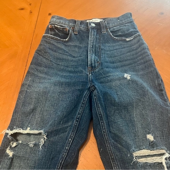Abercrombie & Fitch Curve Love Ultra High Rise Ankle Straight Jean Distressed 24 - Picture 4 of 13